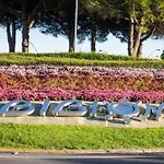 Amazing Beachfront Apartment-beahost بيبيوني