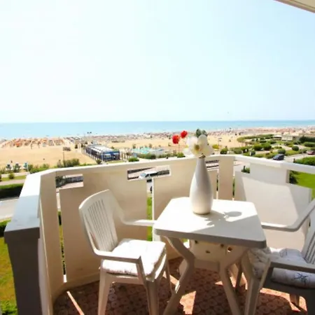 Beachfront Sea View - Airco - Covered Private Parking - Place Apartment Bibione