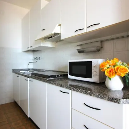 Beachfront Sea View - Airco - Covered Private Parking - Place Apartment Bibione