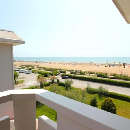 Beachfront Sea View - Airco - Covered Private Parking - Place Apartment Bibione