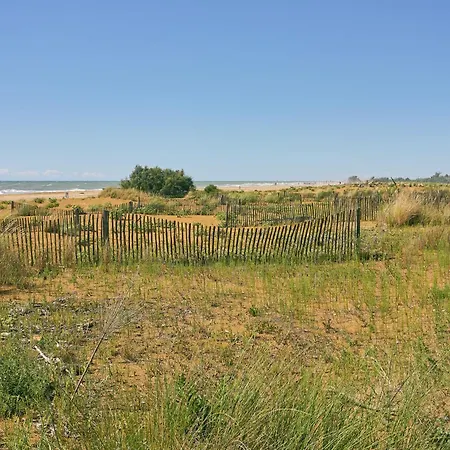 Apartment Beachfront Sea View - Airco - Covered Private Parking - Place