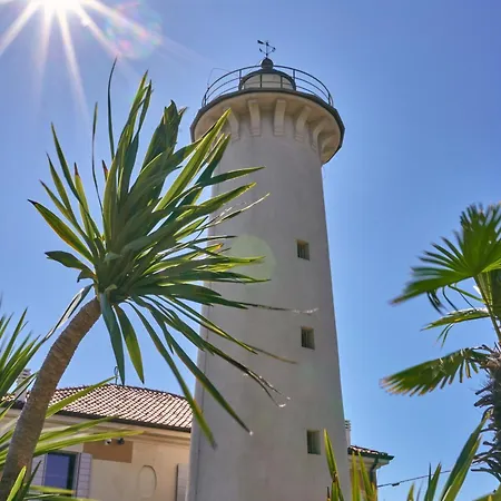 Beachfront Sea View - Airco - Covered Private Parking - Place Bibione